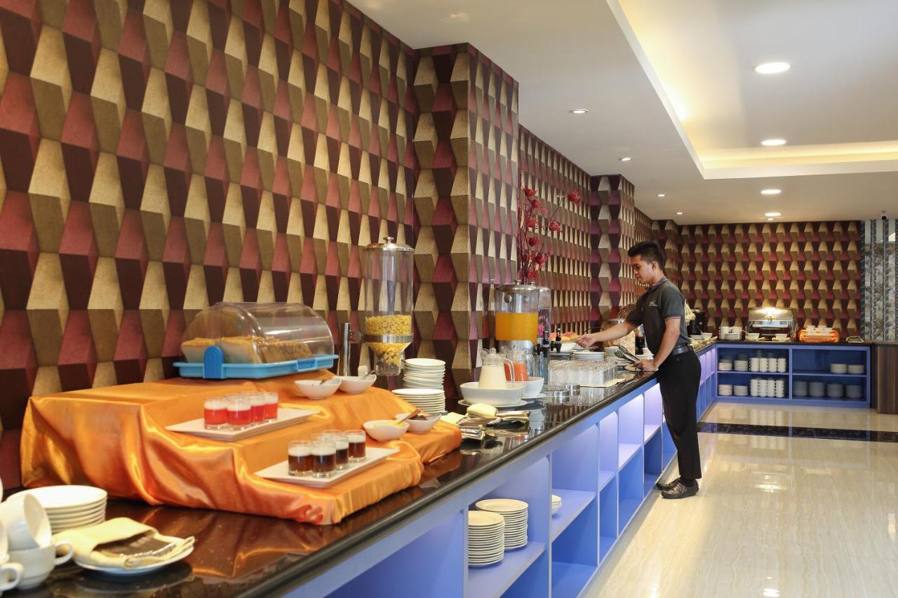 Horison Express Sentani Hotel Jayapura Kültér fotó