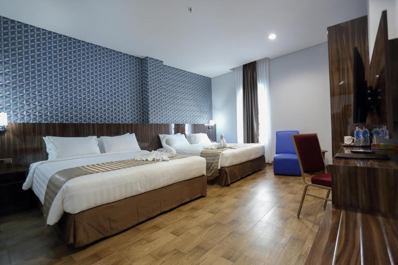 Horison Express Sentani Hotel Jayapura Kültér fotó