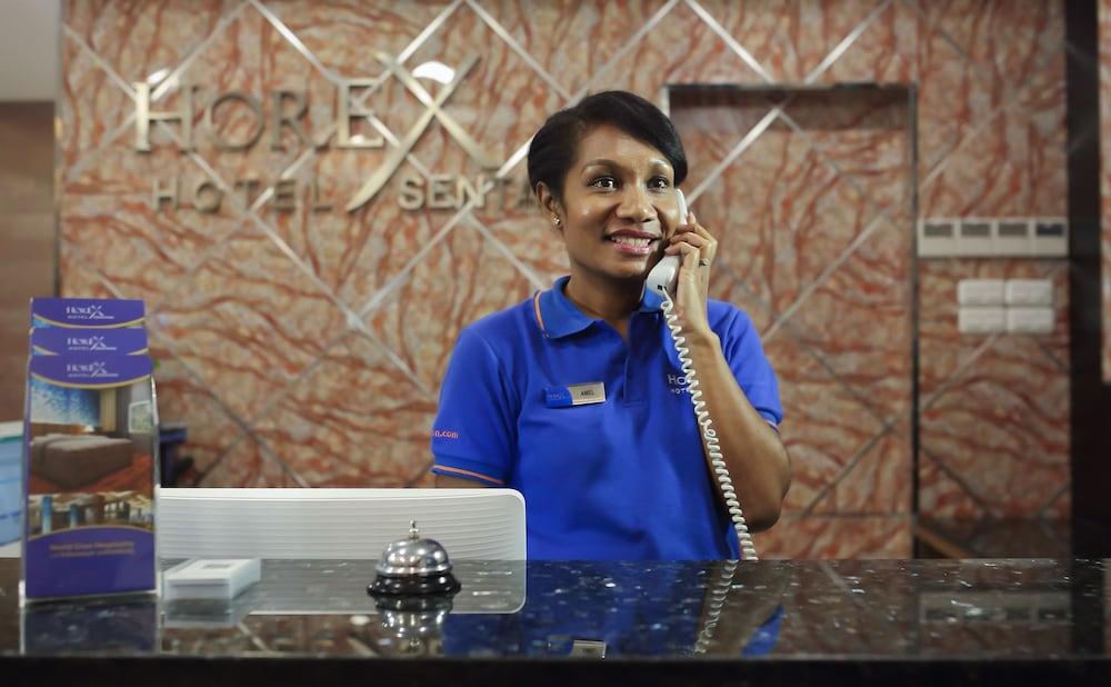 Horison Express Sentani Hotel Jayapura Kültér fotó